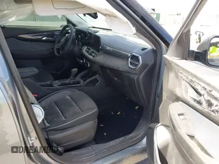 2024 Chevrolet TrailBlazer LS with VIN KL79MMS24RB184438, listed as a IAAI auction lot 41848482 with 17,136 mi miles and . Bid and sale history available at DreamBid. Image 5.