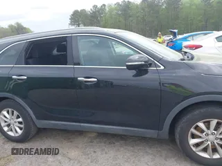 2016 Kia Sorento LX with VIN 5XYPG4A33GG151073, listed as a IAAI auction lot 41947006 with 161,164 mi miles. Bid and sale history available at carsss.com. Image 12.
