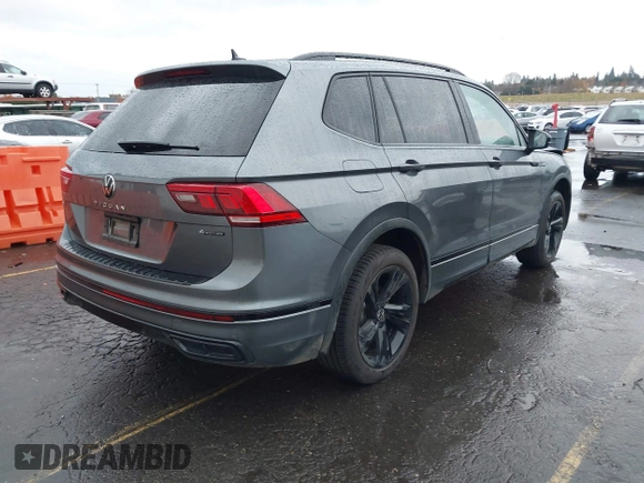 2024 Volkswagen Tiguan SE R-Line Black with VIN 3VV8B7AX8RM141105, listed as a IAAI auction lot 40923212 with 2,698 mi miles and . Bid and sale history available at DreamBid. Image 4.