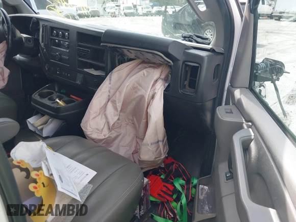 2021 Chevrolet Express Cargo with VIN 1GCWGBFP9M1258233, listed as a IAAI auction lot 41921251 with 96,729 mi miles and . Bid and sale history available at DreamBid. Image 5.