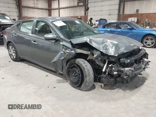 2019 Nissan Altima S with VIN 1N4BL4BV3KC254910, listed as a IAAI auction lot 41956446 with 71,798 mi miles and . Bid and sale history available at carsss.com. Image 1.