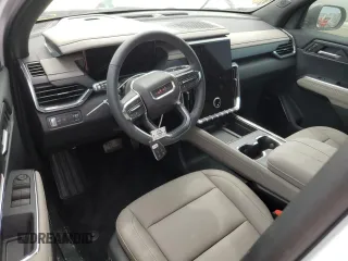 2024 GMC Acadia FWD Elevation z VIN 1GKENKKS7RJ172006, wystawiony jako Copart lot #74975404 z przebiegiem 3311 mil mil oraz Szkody całkowita. Historia ofert i sprzedaży dostępna na DreamBid. Obrazek 8.