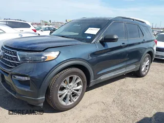 2022 Ford Explorer XLT z VIN 1FMSK7DHXNGA75438, wystawiony jako IAAI lot #42063723 z przebiegiem 45 857 mil mil oraz . Historia ofert i sprzedaży dostępna na DreamBid. Obrazek 2.