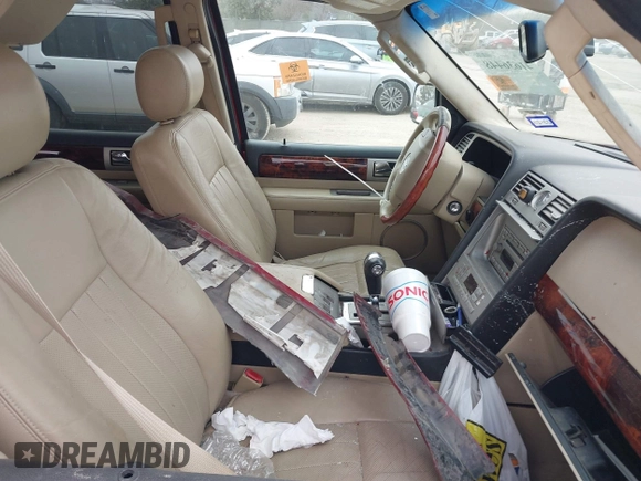 2006 Lincoln Navigator Luxury with VIN 5LMFU28576LJ23904, listed as a IAAI auction lot 41636448 with 1 mi miles. Bid and sale history available at carsss.com. Image 5.