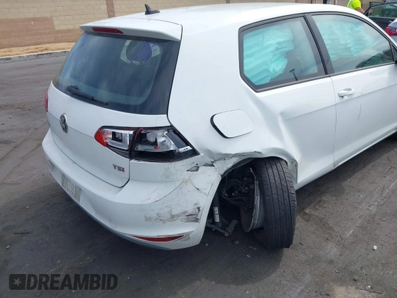 2015 Volkswagen Golf TSI S z VIN 3VW817AU1FM023073, wystawiony jako IAAI lot #42228823 z przebiegiem 80 255 mil mil oraz . Historia ofert i sprzedaży dostępna na DreamBid. Obrazek 12.