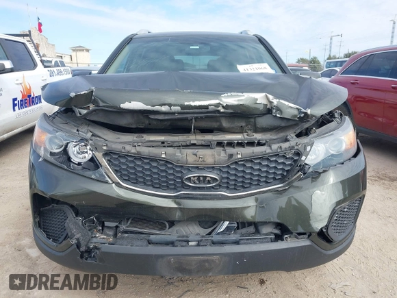 2013 Kia Sorento LX with VIN 5XYKT4A27DG317779, listed as a IAAI auction lot 41321068 with 155,648 mi miles. Bid and sale history available at carsss.com. Image 13.