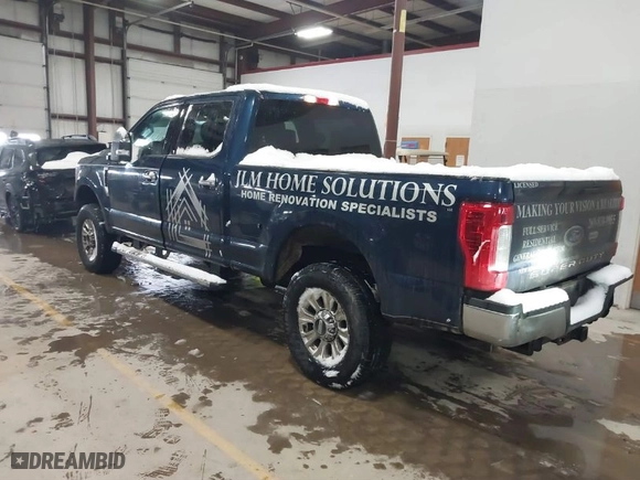 2017 Ford Super Duty F-250 SRW Lariat with VIN 1FT7W2B63HEF10061, listed as a IAAI auction lot 41558295 with 188,737 mi miles. Bid and sale history available at carsss.com. Image 3.