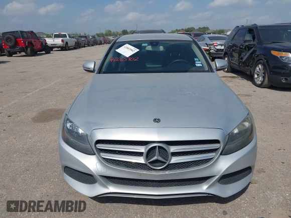 2017 Mercedes-Benz C 300 z VIN 55SWF4JB6HU231626, wystawiony jako IAAI lot #42065902 z przebiegiem 74 607 mil mil oraz . Historia ofert i sprzedaży dostępna na DreamBid. Obrazek 13.
