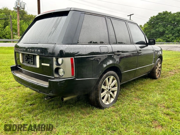 2007 Land Rover Range Rover SC z VIN SALMF13407A253823, wystawiony jako Copart lot #57240195 z przebiegiem 235 385 mil mil oraz Czysty tytuł • Clean title. Historia ofert i sprzedaży dostępna na DreamBid. Obrazek 4.