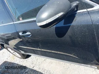2016 Kia Sorento LX z VIN 5XYPGDA57GG037286, wystawiony jako IAAI lot #42479020 z przebiegiem 197 478 mil mil oraz . Historia ofert i sprzedaży dostępna na DreamBid. Obrazek 14.
