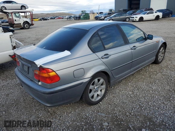 2004 BMW 3 Series 325i with VIN WBAET37474NJ95589, listed as a Copart auction lot 43966055 with 214,638 mi miles and Salvage Title. Bid and sale history available at carsss.com. Image 3.