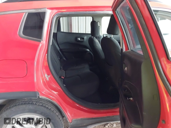 2019 Jeep Compass Sport z VIN 3C4NJCAB2KT676721, wystawiony jako IAAI lot #42116610 z przebiegiem 130 701 mil mil oraz . Historia ofert i sprzedaży dostępna na DreamBid. Obrazek 8.
