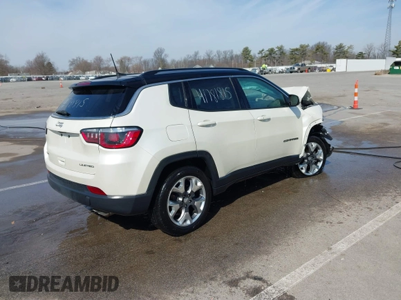 2020 Jeep Compass Limited with VIN 3C4NJDCB8LT101334, listed as a IAAI auction lot 41781815 with 44,144 mi miles. Bid and sale history available at carsss.com. Image 4.