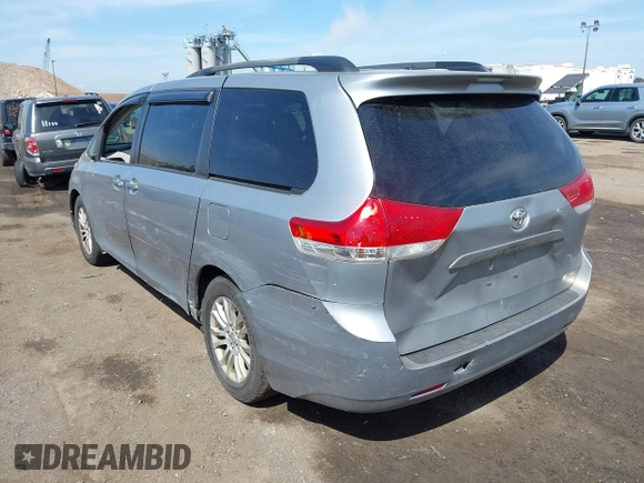 2011 Toyota Sienna XLE AAS с VIN 5TDYK3DC1BS142229, выставлен на аукционе IAAI как лот 42076380 с пробегом 132 768 миль миль и . История ставок и продаж доступна на DreamBid. Изображение 3.