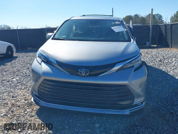 2022 Toyota Sienna Limited with VIN 5TDZRKECXNS136443, listed as a IAAI auction lot 41353097 with 20,568 mi miles and . Bid and sale history available at DreamBid. Image 12.