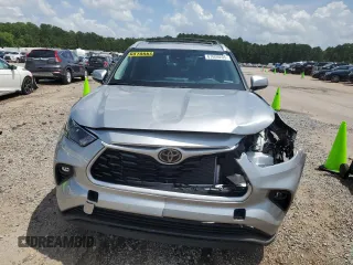 2024 Toyota Highlander LE with VIN 5TDKDRAH5RS050859, listed as a Copart auction lot 61609205 with 15,284 mi miles and Salvage title. Bid and sale history available at DreamBid. Image 5.