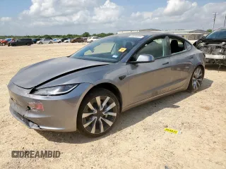 2025 Tesla Model 3 Long Range z VIN 5YJ3E1EA0SF878134, wystawiony jako Copart lot #59854975 z przebiegiem Nie podano mil oraz Szkoda całkowita • Salvage title. Historia ofert i sprzedaży dostępna na DreamBid. Obrazek 1.