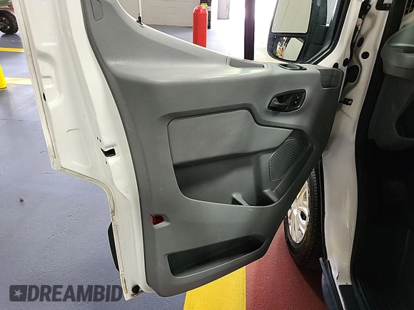 2018 Ford Transit z VIN 1FTYR1YMXJKA73548, wystawiony jako IAAI lot #42842418 z przebiegiem 111 077 mil mil oraz . Historia ofert i sprzedaży dostępna na DreamBid. Obrazek 11.