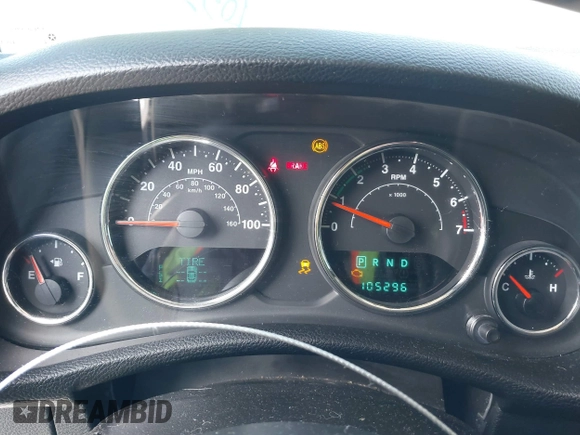 2014 Jeep Wrangler Unlimited Sahara with VIN 1C4BJWEG6EL203866, listed as a IAAI auction lot 41846091 with 105,296 mi miles. Bid and sale history available at carsss.com. Image 7.