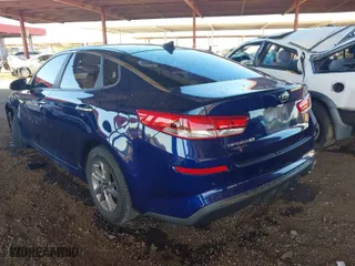 2019 Kia Optima S with VIN 5XXGT4L37KG353274, listed as a IAAI auction lot 41524460 with 82,532 mi miles. Bid and sale history available at carsss.com. Image 3.
