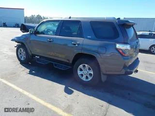 2017 Toyota 4Runner SR5 with VIN JTEZU5JR7H5154009, listed as a IAAI auction lot 41351354 with 127,781 mi miles. Bid and sale history available at carsss.com. Image 3.