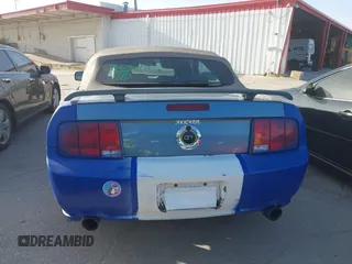 2006 Ford Mustang GT Deluxe z VIN 1ZVHT85H865217375, wystawiony jako IAAI lot #42770588 z przebiegiem Nie podano mil oraz . Historia ofert i sprzedaży dostępna na DreamBid. Obrazek 16.