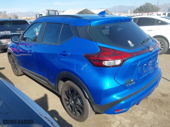 2023 Nissan Kicks SR with VIN 3N1CP5DV3PL562471, listed as a IAAI auction lot 41558600 with 5,199 mi miles. Bid and sale history available at carsss.com. Image 3.
