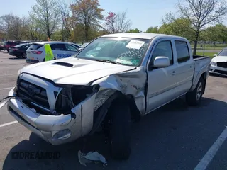 2006 Toyota Tacoma PreRunner z VIN 5TEJU62N66Z235712, wystawiony jako IAAI lot #42102058 z przebiegiem 264 012 mil mil oraz . Historia ofert i sprzedaży dostępna na DreamBid. Obrazek 6.