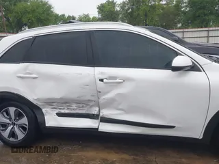 2020 Kia Niro LX with VIN KNDCB3LC2L5435978, listed as a IAAI auction lot 41902940 with 49,320 mi miles and . Bid and sale history available at DreamBid. Image 13.