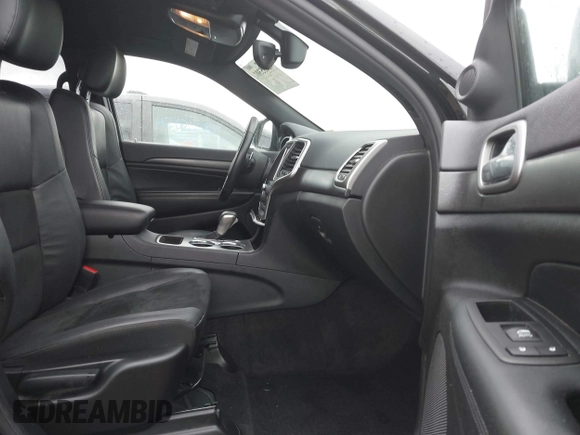 2017 Jeep Grand Cherokee Laredo with VIN 1C4RJFAG7HC886640, listed as a IAAI auction lot 42035301 with 197,110 mi miles. Bid and sale history available at carsss.com. Image 5.