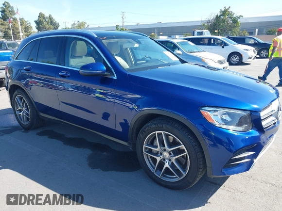 2017 Mercedes-Benz GLC 300 z VIN WDC0G4JB7HF128354, wystawiony jako IAAI lot #42278665 z przebiegiem 138 573 mil mil oraz . Historia ofert i sprzedaży dostępna na DreamBid. Obrazek 1.