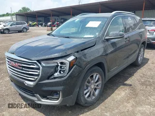 2024 GMC Terrain SLT z VIN 3GKALPEG4RL144746, wystawiony jako IAAI lot #42604077 z przebiegiem 35 070 mil mil oraz . Historia ofert i sprzedaży dostępna na DreamBid. Obrazek 17.