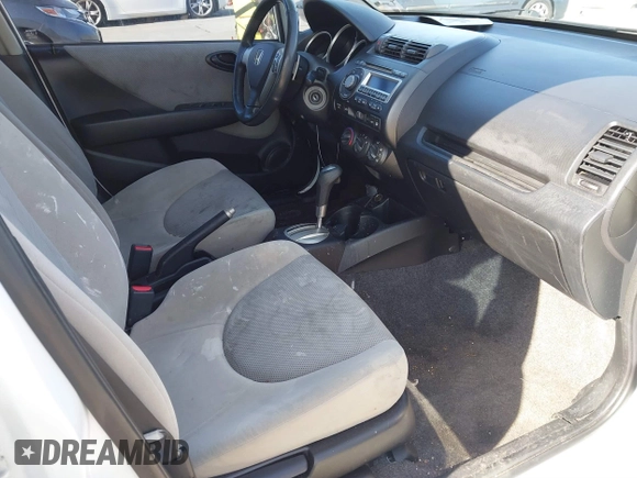 2007 Honda Fit Sport with VIN JHMGD38627S063997, listed as a IAAI auction lot 41847770 with 227,170 mi miles. Bid and sale history available at carsss.com. Image 5.