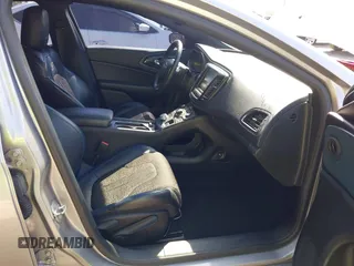 2016 Chrysler 200 S z VIN 1C3CCCBG2GN134512, wystawiony jako IAAI lot #41882817 z przebiegiem 90 124 mil mil oraz . Historia ofert i sprzedaży dostępna na DreamBid. Obrazek 5.