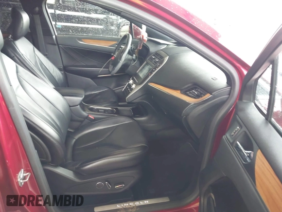 2017 Lincoln MKC Select с VIN 5LMCJ2C96HUL63240, выставлен на аукционе IAAI как лот 42075525 с пробегом 82 057 миль миль и . История ставок и продаж доступна на DreamBid. Изображение 5.