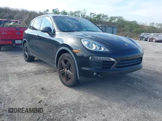 2014 Porsche Cayenne z VIN WP1AA2A24ELA01220, wystawiony jako IAAI lot #41077318 z przebiegiem 80 779 mil mil oraz . Historia ofert i sprzedaży dostępna na DreamBid. Obrazek 1.