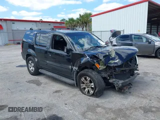 2007 Nissan Pathfinder S z VIN 5N1AR18U97C641840, wystawiony jako IAAI lot #42030724 z przebiegiem 127 789 mil mil oraz . Historia ofert i sprzedaży dostępna na DreamBid. Obrazek 1.