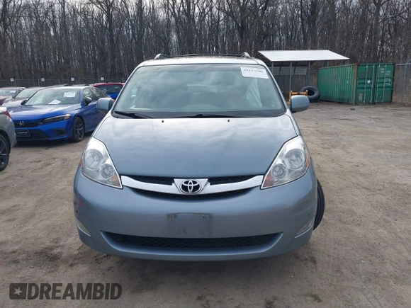 2008 Toyota Sienna XLE with VIN 5TDZK22C18S102498, listed as a IAAI auction lot 41623508 with 214,485 mi miles. Bid and sale history available at carsss.com. Image 12.