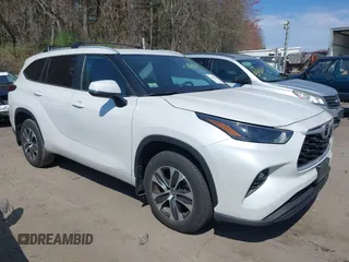 2024 Toyota Highlander LE z VIN 5TDKDRBH6RS544226, wystawiony jako IAAI lot #42083278 z przebiegiem 6 066 mil mil oraz . Historia ofert i sprzedaży dostępna na DreamBid. Obrazek 1.