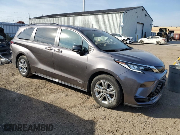 2021 Toyota Sienna XLE with VIN 5TDGSKFC6MS037515, listed as a Copart auction lot 77397944 with 71,034 mi miles and Clean Title. Bid and sale history available at carsss.com. Image 4.