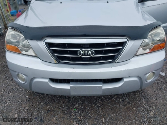 2007 Kia Sorento EX with VIN KNDJC736875707980, listed as a IAAI auction lot 42050535 with 209,126 mi miles. Bid and sale history available at carsss.com. Image 6.