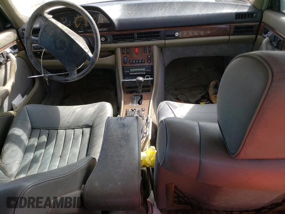 1988 Mercedes-Benz 560 with VIN WDBCA39D0JA401107, listed as a Copart auction lot 70535804 with 328,561 mi miles and Clean Title. Bid and sale history available at DreamBid. Image 8.