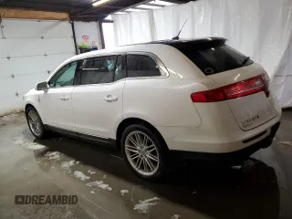 2016 Lincoln MKT EcoBoost z VIN 2LMHJ5AT8GBL01646, wystawiony jako Copart lot #85357264 z przebiegiem 77 066 mil mil oraz Szkoda całkowita • Salvage title. Historia ofert i sprzedaży dostępna na DreamBid. Obrazek 2.