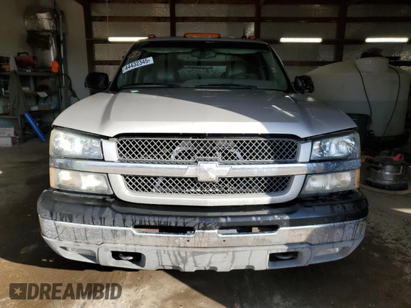 2003 Chevrolet Silverado 1500 with VIN 2GCEK19T531404178, listed as a Copart auction lot 44432345 with 194,784 mi miles and Salvage Title. Bid and sale history available at carsss.com. Image 5.