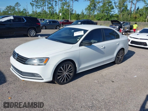 2015 Volkswagen Jetta SE with VIN 3VWD17AJ1FM419797, listed as a IAAI auction lot 42778996 with 138,194 mi miles and . Bid and sale history available at DreamBid. Image 2.