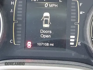 2017 Jeep Cherokee Sport с VIN 1C4PJMAB2HW587863, выставлен на аукционе IAAI как лот 42463642 с пробегом 107 108 миль миль и . История ставок и продаж доступна на DreamBid. Изображение 15.