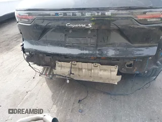 2019 Porsche Cayenne S z VIN WP1AB2AYXKDA62661, wystawiony jako IAAI lot #41622201 z przebiegiem 66 848 mil mil oraz . Historia ofert i sprzedaży dostępna na DreamBid. Obrazek 6.