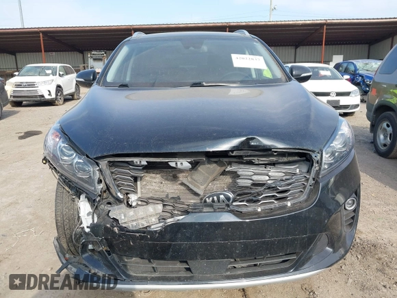 2020 Kia Sorento EX z VIN 5XYPHDA58LG708648, wystawiony jako IAAI lot #42022837 z przebiegiem 80 127 mil mil oraz . Historia ofert i sprzedaży dostępna na DreamBid. Obrazek 12.