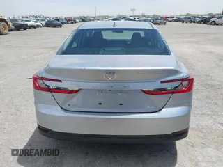 2025 Toyota Camry LE z VIN 4T1DAACKXSU137360, wystawiony jako IAAI lot #42245564 z przebiegiem 1 247 mil mil oraz . Historia ofert i sprzedaży dostępna na DreamBid. Obrazek 16.