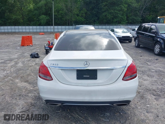 2016 Mercedes-Benz C 300 z VIN 55SWF4JB3GU163946, wystawiony jako IAAI lot #42364271 z przebiegiem 135 157 mil mil oraz . Historia ofert i sprzedaży dostępna na DreamBid. Obrazek 17.